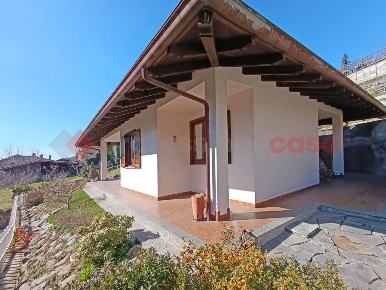Foto Casa indipendente in Regina Margherita, Nebbiuno Centro di 100 m²