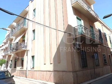 Foto Appartamento in Via Chiusa 21, Trapani Centro di 120 m² con 4 locali