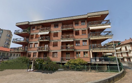 Foto Appartamento a Saluzzo Centro di 170 m² con 5 locali in vendita