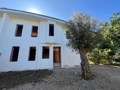 Foto Villa bifamiliare in Masseria di Giano, Calvi Risorta di 120 m²