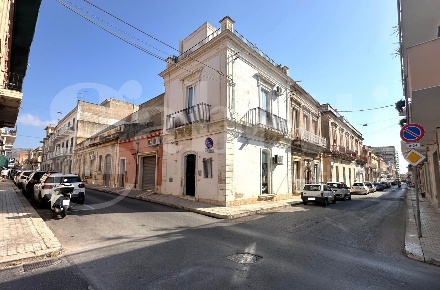 Foto Casa indipendente in Via NAPOLI 27, Avola Centro di 109 m² in vendita