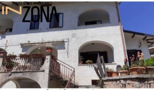 Foto Appartamento in Via Giuseppe Impastato, Teramo di 401 m² con 3 locali