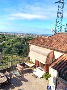 Foto Case semi ndipendenti in Via pelucara, Carrara di 75 m² con 3 locali