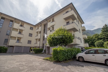Foto Appartamento in Via Casnedi, Valmadrera di 140 m² con 4 locali