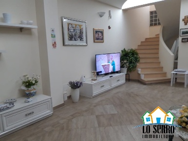 Foto Villa unifamiliare in CALATUBO, Alcamo di 220 m² con 3 locali