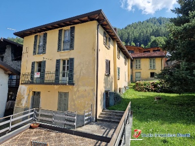 Foto Case semi ndipendenti in Via Vicolo Togni, Corteno Golgi Santicolo