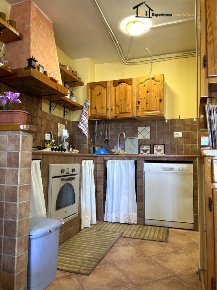 Foto Villa a schiera in Via Colle Carafa, Nazzano di 130 m² con 4 locali