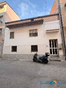 Foto Appartamento in VIA ROCCO SCOTELLARO, Pomarico di 87 m² con 5 locali
