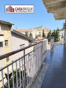 Foto Appartamento in Via Piersanti Mattarella, Bagheria Centro di 102 m²