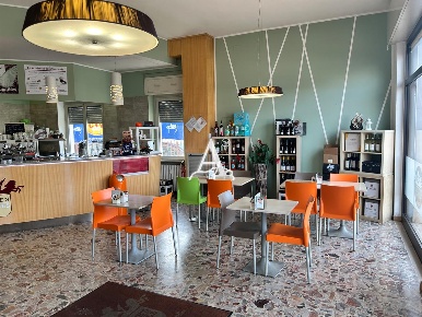 Foto Bar a Verona Zona Fiera di 140 m² con 2 locali in vendita