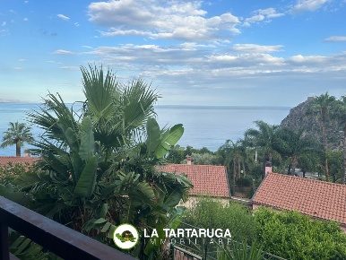 Foto Appartamento in via Nazionale, Sant'Alessio Siculo di 99 m² in vendita