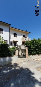 Foto Appartamento in Via delle Gardenie, Pineto Zona PEEP II di 203 m²