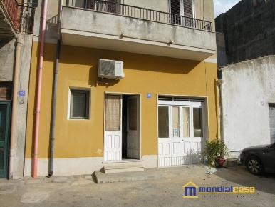 Foto Appartamento in cortile via Mazzini, Pachino Centro di 42 m²