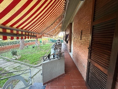 Foto Appartamento a Massa di 100 m² con 7 locali in vendita