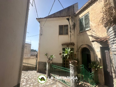 Foto Casa indipendente in via Carabinieri, Pagliara Centro di 250 m²