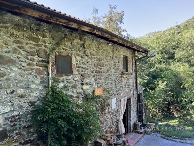 Foto Rustico a Fivizzano Centro di 120 m² con 5 locali in vendita