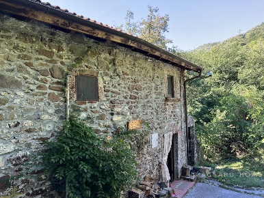 Foto Rustico a Fivizzano Centro di 120 m² con 5 locali in vendita
