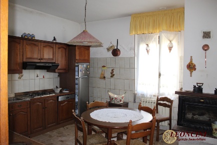 Foto Villa unifamiliare in Via Nazionale, Villafranca in Lunigiana