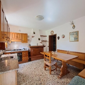 Foto Villa unifamiliare a Massarosa di 100 m² con 5 locali in vendita