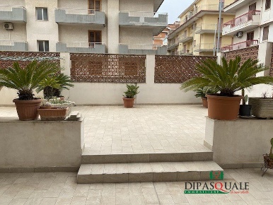 Foto Appartamento in Via Meucci, Ragusa Centro di 122 m² con 7 locali