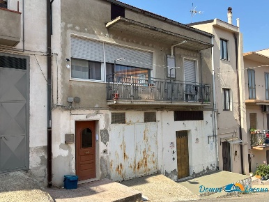 Foto Villa unifamiliare in Via Alessandro Manzoni, Pomarico di 285 m²