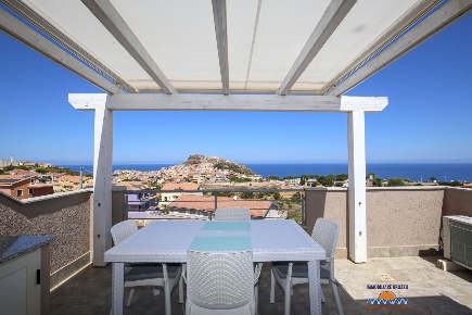 Foto Attico in Via Li Russi, Castelsardo di 80 m² con 2 locali in vendita
