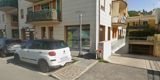 Foto Negozio in Via Papa Giovanni XXIII, Massarosa Massarosa Paese di 87 m²