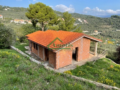 Foto Villa singola in Sant' Agata, Imperia di 200 m² con 4 locali