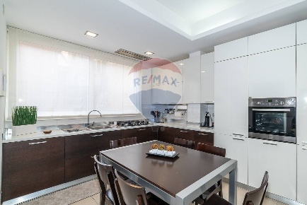 Foto Appartamento in Via Leopolda, Aci Castello Centro di 66 m² in vendita