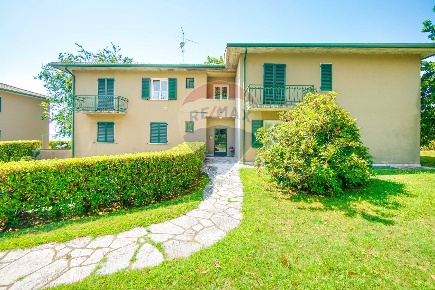 Foto Appartamento in VIA AL RONCO, Barasso di 101 m² con 3 locali