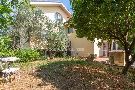 Foto Villa singola in Via Campone, Altavilla Monferrato Centro di 274 m²