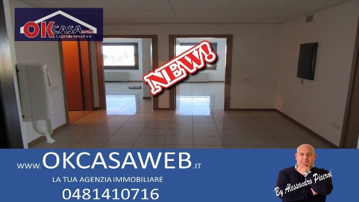 Foto Attività commerciale in Via Galvani, Monfalcone Centro di 120 m²