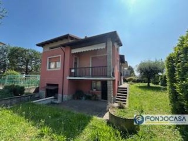 Foto Villa singola a Palazzolo sull'Oglio Centro di 168 m² con 4 locali
