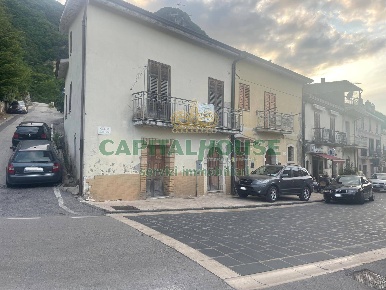 Foto Case semi ndipendenti a Sant'Angelo a Scala di 145 m² con 6 locali