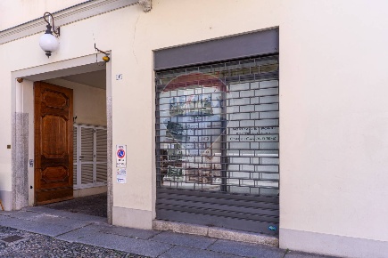 Foto Negozio in Via Gaudenzio Ferrari, Novara Centro Storico di 57 m²