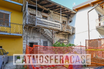 Foto Appartamento in via Matteotti, Ambivere di 200 m² con 7 locali