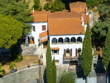 Foto Villa singola a Sanremo Teatro Ariston di 386 m² con 8 locali