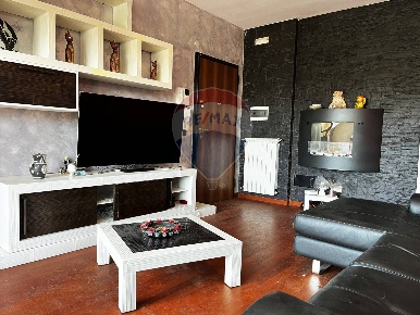 Foto Appartamento in Via Clitunno, Aprilia Guardapasso di 95 m² in vendita