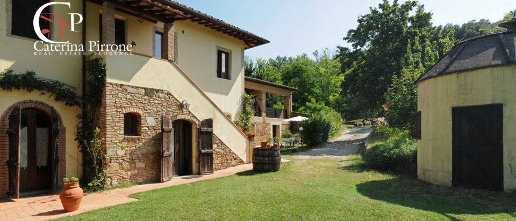 Foto Villa unifamiliare in via Ampinana, Vicchio di 1444 m² con 20 locali