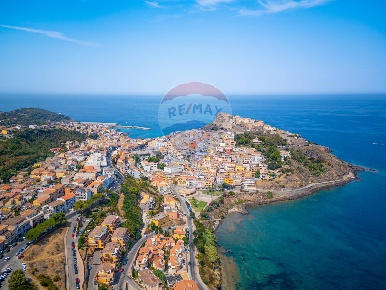 Foto Appartamento in Via Goffredo Mameli, Castelsardo Centro di 96 m²