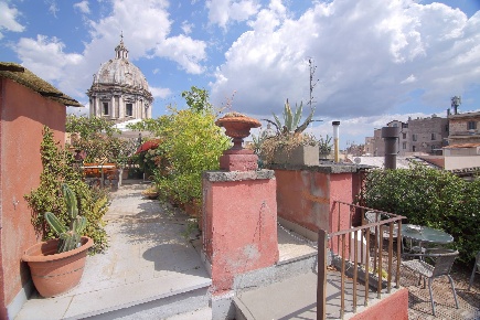 Foto Attico in vicolo de bovari, Roma Campo de' Fiori di 144 m² in vendita