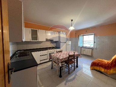 Foto Appartamento in Via Nicola Lanese, Montagano di 103 m² con 4 locali