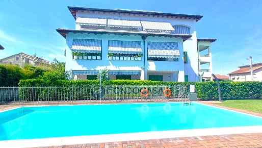 Foto Appartamento a Peschiera del Garda di 105 m² con 3 locali in vendita