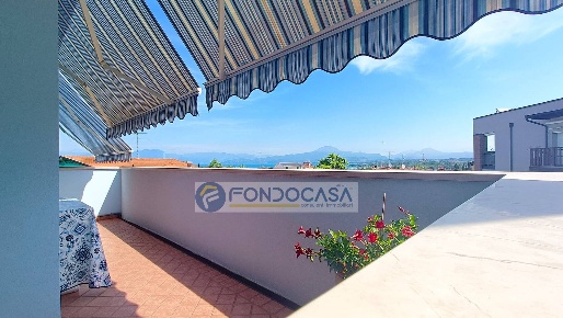 Foto Appartamento a Peschiera del Garda di 105 m² con 3 locali in vendita