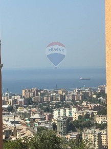 Foto Appartamento in via Balestrazzi, Genova Oregina di 75 m² con 5 locali