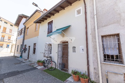 Foto Appartamento in Via XXIV Maggio, Ghedi Centro di 60 m² con 2 locali