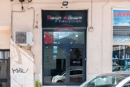 Foto Locale commerciale in Via Filocomo, Catania Gioeni di 82 m² in vendita