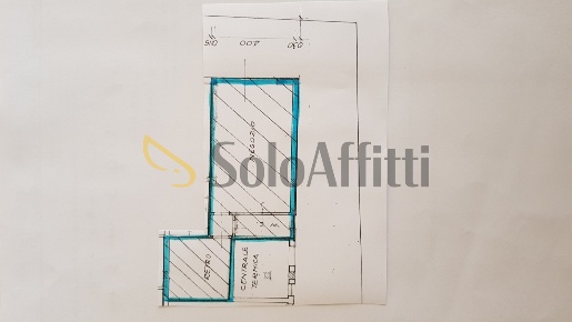 Foto Locale commerciale a Chiavari Caperana di 40 m² con 2 locali