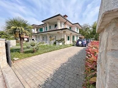 Foto Villa bifamiliare a Pramaggiore Pramaggiore Blessaglia di 200 m²