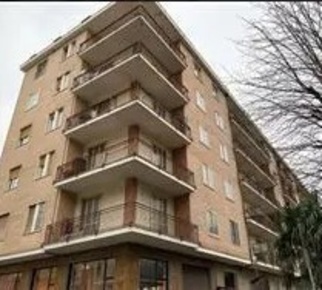 Foto Appartamento in Corso Luciano Couvert 18, Susa di 90 m² con 4 locali